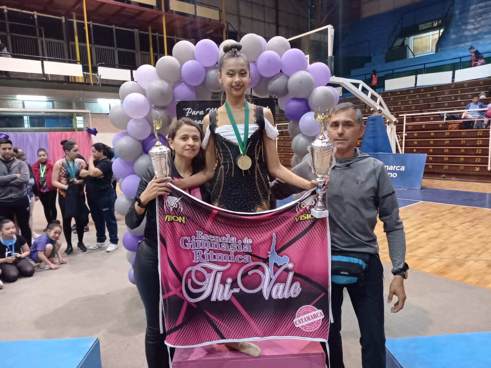 la-escuela-de-gimnasia-r-tmica-thi-vale-organiz-el-encuentro-14-a-os