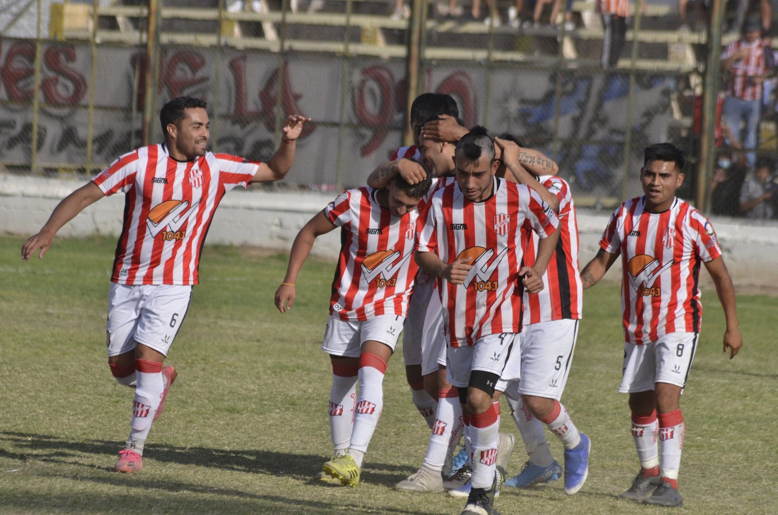 Villa Cubas Vs Vélez Sarsfield: Se Juega El Destacado De La Fecha ...