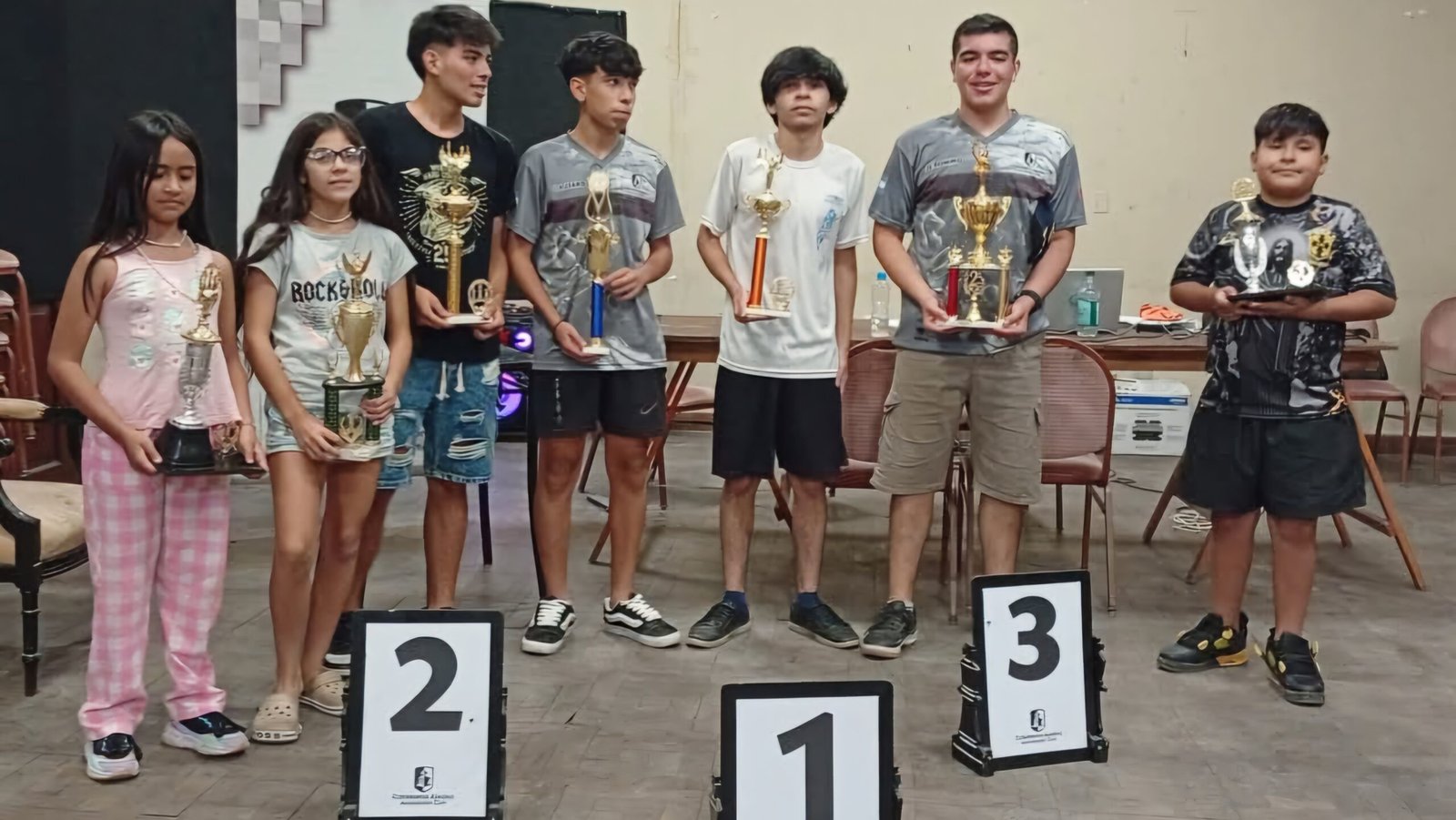 Se disputó el quinto y último torneo de ajedrez de verano – Botineros